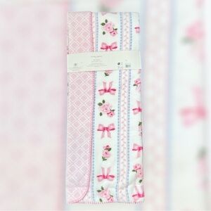 Laura Ashley - ‘Pretty in Pink’ designer reversible throw. 50” x 70” NWT. Firm!